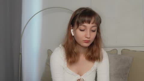 Snapshot of invokersgirl chatting on September 13, 3:03 pm invokersgirl online show from September 13, 3:03 pm