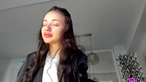 Snapshot of irenevon chatting on February 23, 5:56 am Ir s room online show from February 23, 5:56 am
