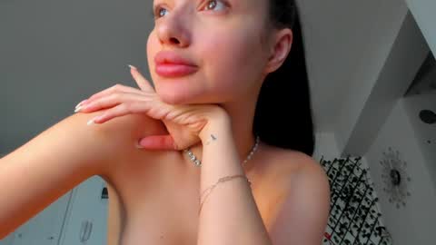 Snapshot of irenevon chatting on January 21, 8:52 am Ir s room online show from January 21, 8:52 am