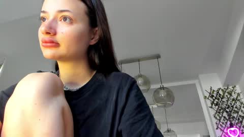 Snapshot of irenevon chatting on March 9, 6:28 am Ir s room online show from March 9, 6:28 am