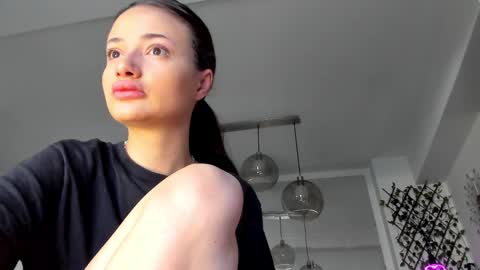 Snapshot of irenevon chatting on March 10, 5:33 am Ir s room online show from March 10, 5:33 am