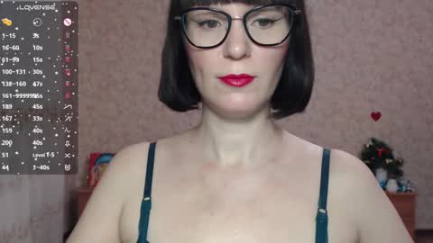 IrenLarasani online show from December 27, 6:14 am