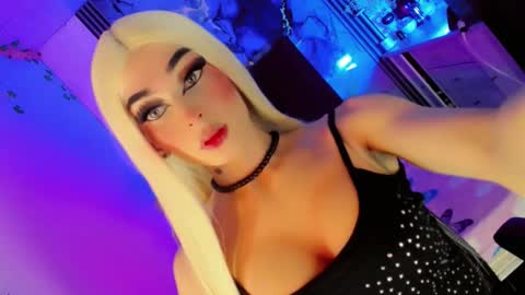 Snapshot of irina_lechera_ chatting on September 21, 9:19 pm Irina online show from September 21, 9:19 pm