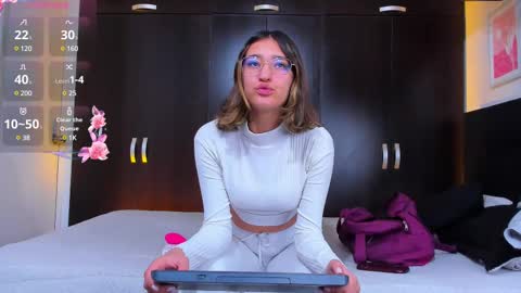 Snapshot of irirs_sex chatting on March 5, 11:06 am IrisVianca online show from March 5, 11:06 am