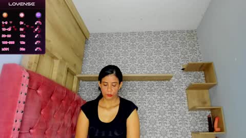 Snapshot of iris_charlotte chatting on March 3, 11:55 am Hot Charlotte online show from March 3, 11:55 am