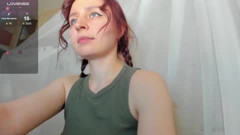 Snapshot of iris_crispy chatting on March 3, 4:05 pm Iris online show from March 3, 4:05 pm
