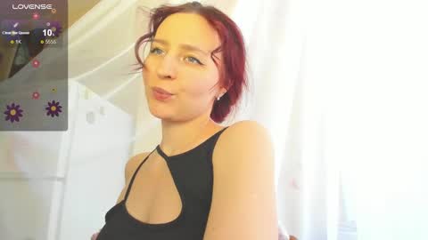 Snapshot of iris_crispy chatting on February 16, 2:43 pm Iris online show from February 16, 2:43 pm
