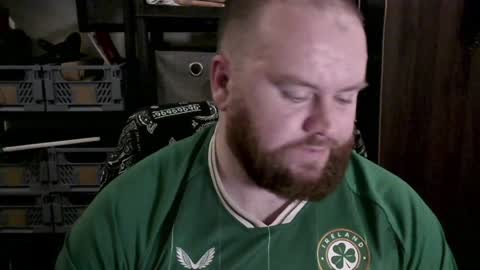 twitter theirishman205 online show from December 6, 7:06 pm