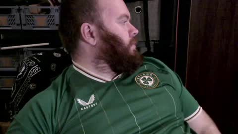 twitter theirishman205 online show from December 5, 4:39 pm