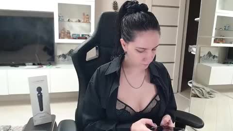 Snapshot of irwi_tomboy chatting on January 15, 8:41 am Irwi Tomboy online show from January 15, 8:41 am