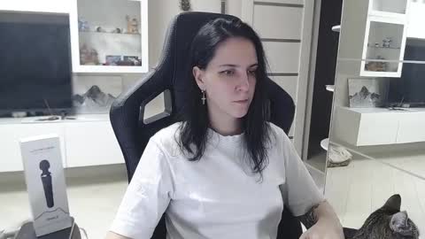 Snapshot of irwi_tomboy chatting on December 25, 1:30 pm Irwi Tomboy online show from December 25, 1:30 pm