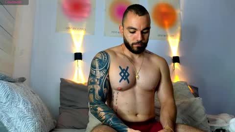 Snapshot of isaac_carter chatting on March 8, 8:33 am Isaac carter online show from March 8, 8:33 am