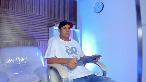 IsaacBlack  online show from September 20, 4:48 am