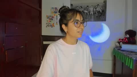 Snapshot of isabella22_1 chatting on February 6, 11:53 am Isabella22 1 online show from February 6, 11:53 am