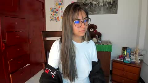 Snapshot of isabella22_1 chatting on January 21, 12:50 pm Isabella22 1 online show from January 21, 12:50 pm