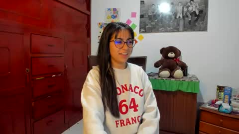 Snapshot of isabella22_1 chatting on January 15, 2:38 am Isabella22 1 online show from January 15, 2:38 am