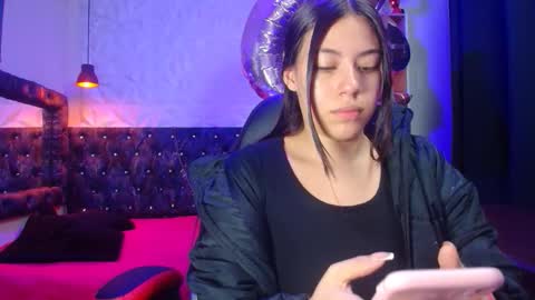 isabella dl online show from September 16, 12:07 pm