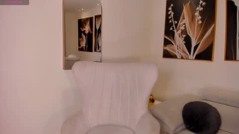 Isabella Kroft online show from February 26, 12:52 am