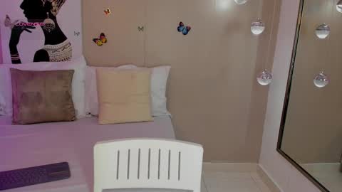 Isa Monroee  online show from February 25, 8:32 pm