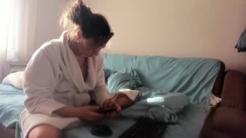 Issabelle online show from February 23, 6:38 am
