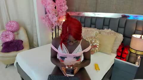 Snapshot of isseymz chatting on February 27, 4:57 am Iseey online show from February 27, 4:57 am
