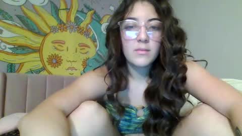 Snapshot of italiankittyx chatting on September 18, 6:17 am ItalianKitty online show from September 18, 6:17 am