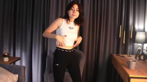 Snapshot of iveyragains chatting on September 10, 1:06 am Alis online show from September 10, 1:06 am
