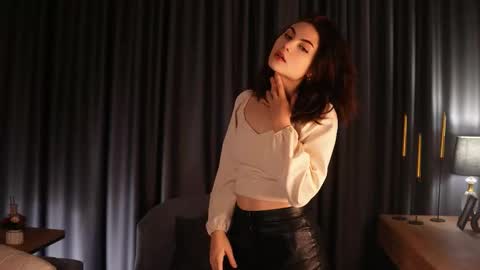 Snapshot of iveyragains chatting on September 9, 1:05 am Alis online show from September 9, 1:05 am