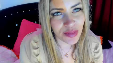 Diana Rojas  online show from March 9, 1:25 am