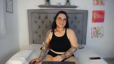 Izabella online show from February 4, 11:38 pm