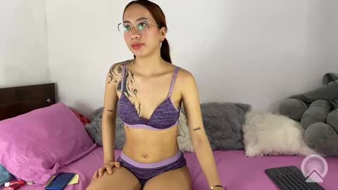 izhiss online show from September 15, 2:46 am