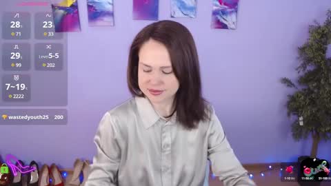 Snapshot of izzy_cam chatting on February 13, 5:26 am Queen of nylon Victoria online show from February 13, 5:26 am