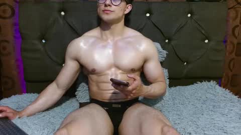 Snapshot of jacke_buster chatting on March 4, 12:50 am Jacke online show from March 4, 12:50 am