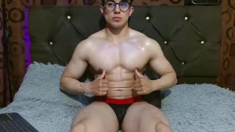 Snapshot of jacke_buster chatting on February 19, 1:29 am Jacke online show from February 19, 1:29 am