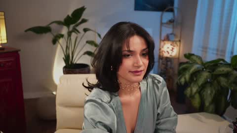 Snapshot of jadeperez_ chatting on December 3, 3:59 am Jade online show from December 3, 3:59 am