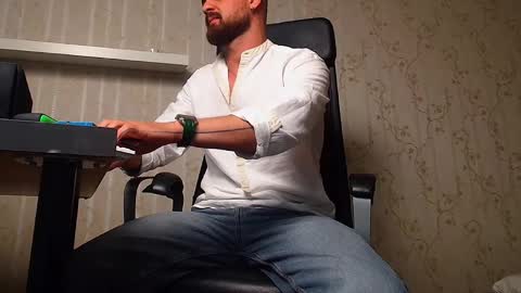 Snapshot of jamesmyersx chatting on September 19, 9:57 am JamesMyers online show from September 19, 9:57 am