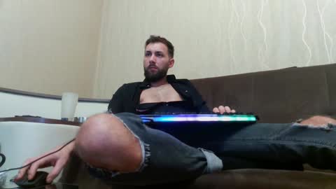 Snapshot of jamienoxus chatting on February 8, 10:18 am Robbie online show from February 8, 10:18 am