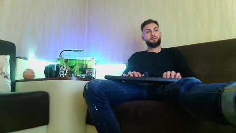 Snapshot of jamienoxus chatting on March 5, 12:16 am Robbie online show from March 5, 12:16 am