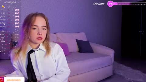 Snapshot of janice_sweet chatting on February 10, 2:41 am Janice online show from February 10, 2:41 am