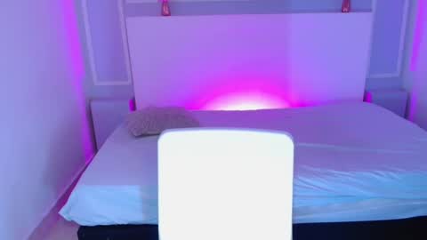 jasminebella0 online show from March 9, 5:55 am