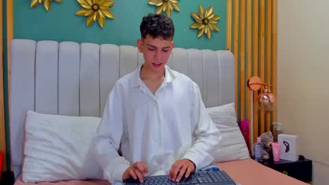J A S S O N  online show from December 21, 1:42 pm
