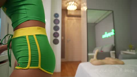 Bianca online show from December 6, 7:39 pm