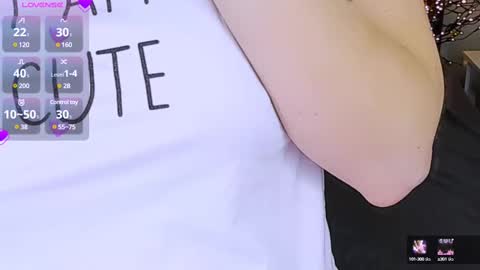 jeanniefox_ online show from March 5, 8:42 pm