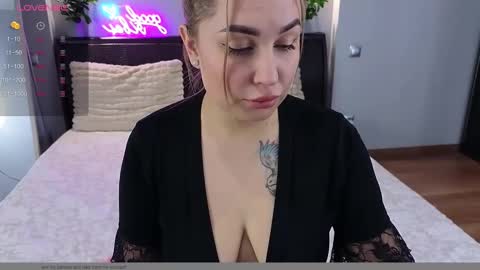 Alice online show from December 5, 1:01 pm