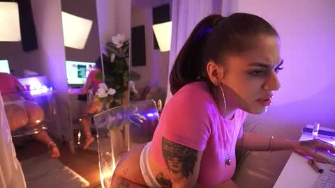 Snapshot of jeniffer_foxx chatting on September 11, 5:20 am jeniffer_foxx online show from September 11, 5:20 am