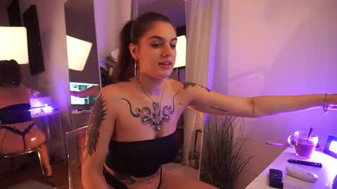 Snapshot of jeniffer_foxx chatting on September 9, 5:18 am jeniffer_foxx online show from September 9, 5:18 am