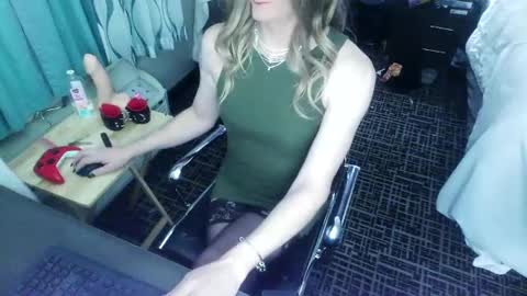 Snapshot of jennacd4life chatting on February 28, 2:53 am Jenna Cross online show from February 28, 2:53 am