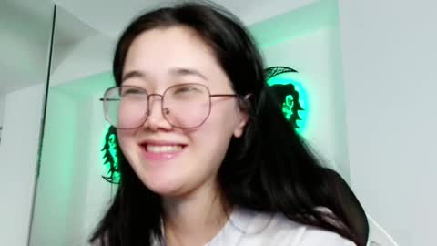 JENNA online show from December 3, 1:38 pm