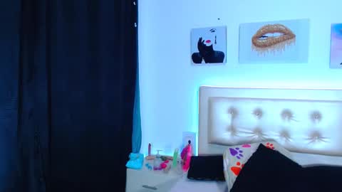 Snapshot of jenng18 chatting on December 20, 1:14 am jenn online show from December 20, 1:14 am