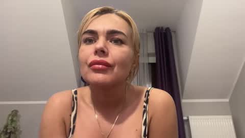 Snapshot of jenny_play1 chatting on January 22, 11:56 am Jenny online show from January 22, 11:56 am